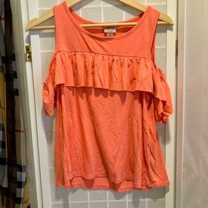 Cut out shoulder ruffle hem top